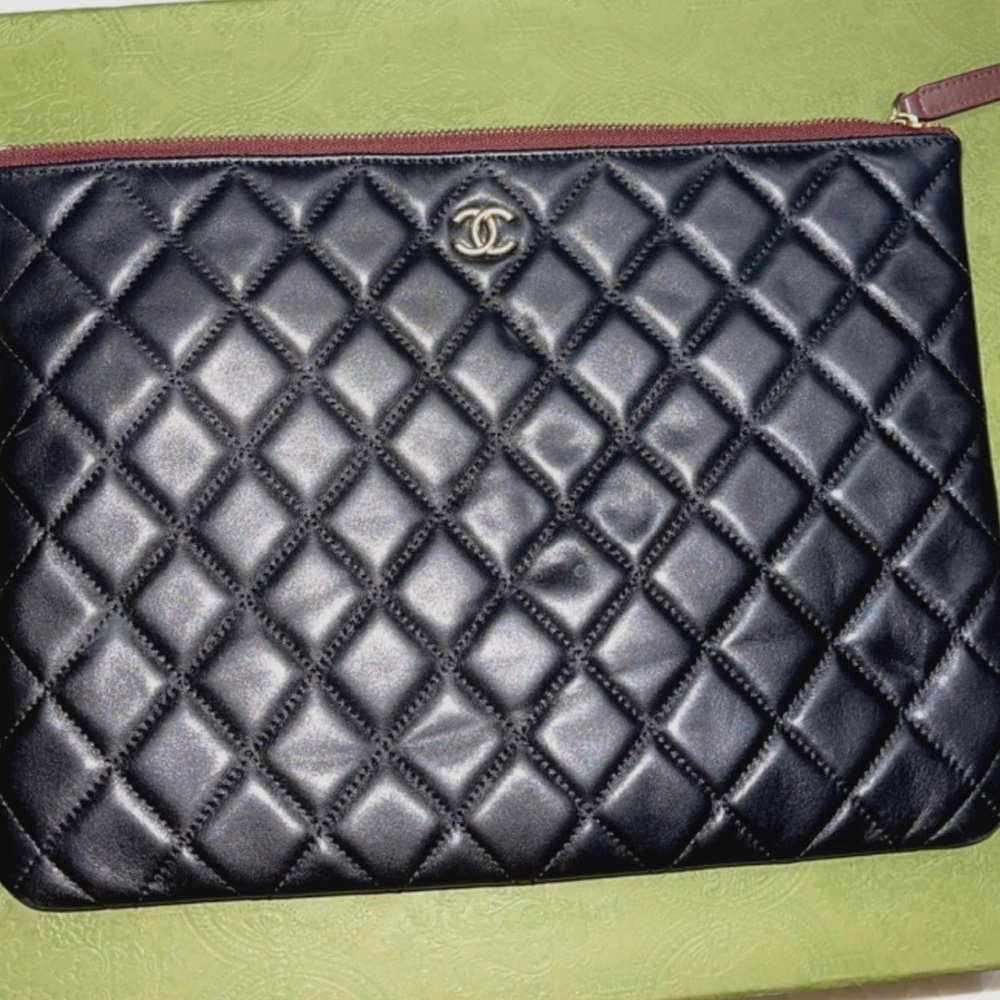 Medium Chanel clutch bag